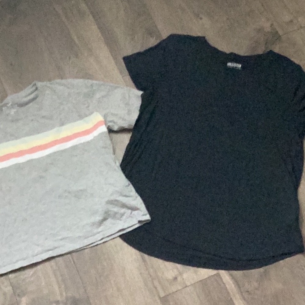 Hollister women shirts size medium